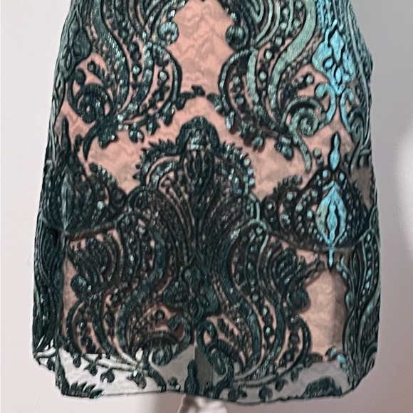 Cache Emerald Sequin Dress - Picture 3 of 14